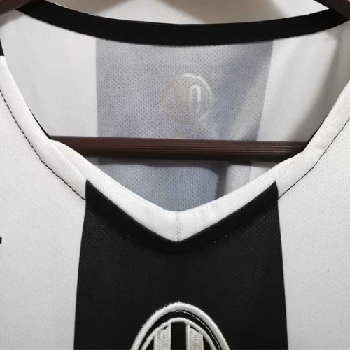 CAMISA VERSÃO RETRÔ JUVENTUS I IBRAHIMOVIC 2004/05