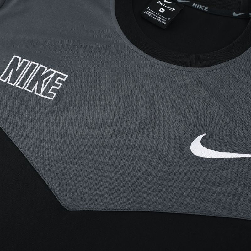 KIT CAMISA E SHORT NIKE REPEAT PRETO E CINZA