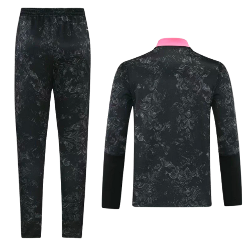 CONJUNTO TREINO REAL MADRID JAQUETA+CALÇA - PRETO/ROSA 2022/23