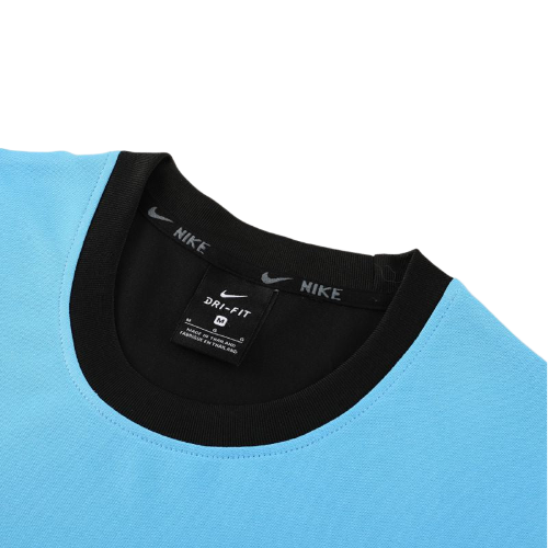 KIT CAMISA E SHORT NIKE REPEAT PRETO E AZUL