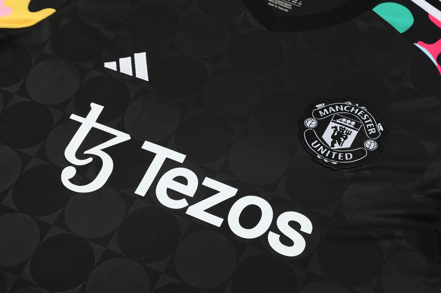 CONJUNTO TREINO MANCHESTER UNITED CAMISA+SHORT - PRETO 2023/24