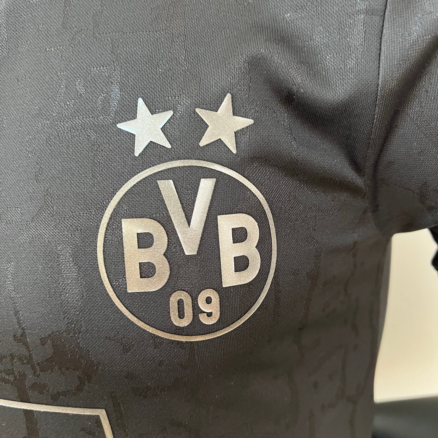 CAMISA BORUSSIA DORTMUND EDIÇÃO CARVÃO 2023 - PRETO