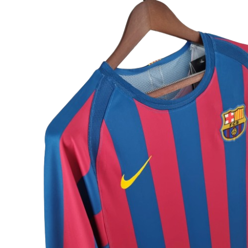 CAMISA MANGA LONGA VERSÃO RETRÔ BARCELONA I 2005/06