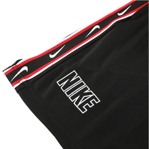 KIT CAMISA E SHORT NIKE REPEAT PRETO E VERMELHO