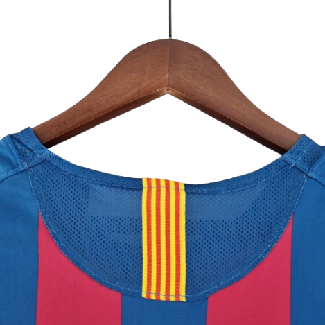 CAMISA MANGA LONGA VERSÃO RETRÔ BARCELONA I 2005/06
