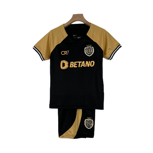KIT INFANTIL SPORTING III 23/24 CR7 - PRETO E DOURADO
