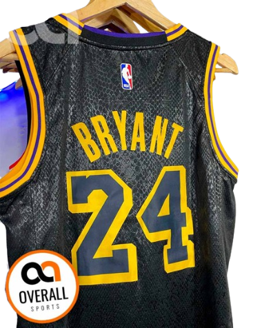 REGATA NBA LOS ANGELES LAKERS BLACK MAMBA KOBE BRYANT 24 PRETA