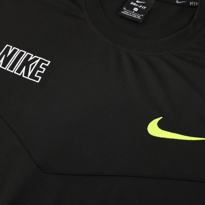 KIT CAMISA E SHORT NIKE REPEAT PRETO