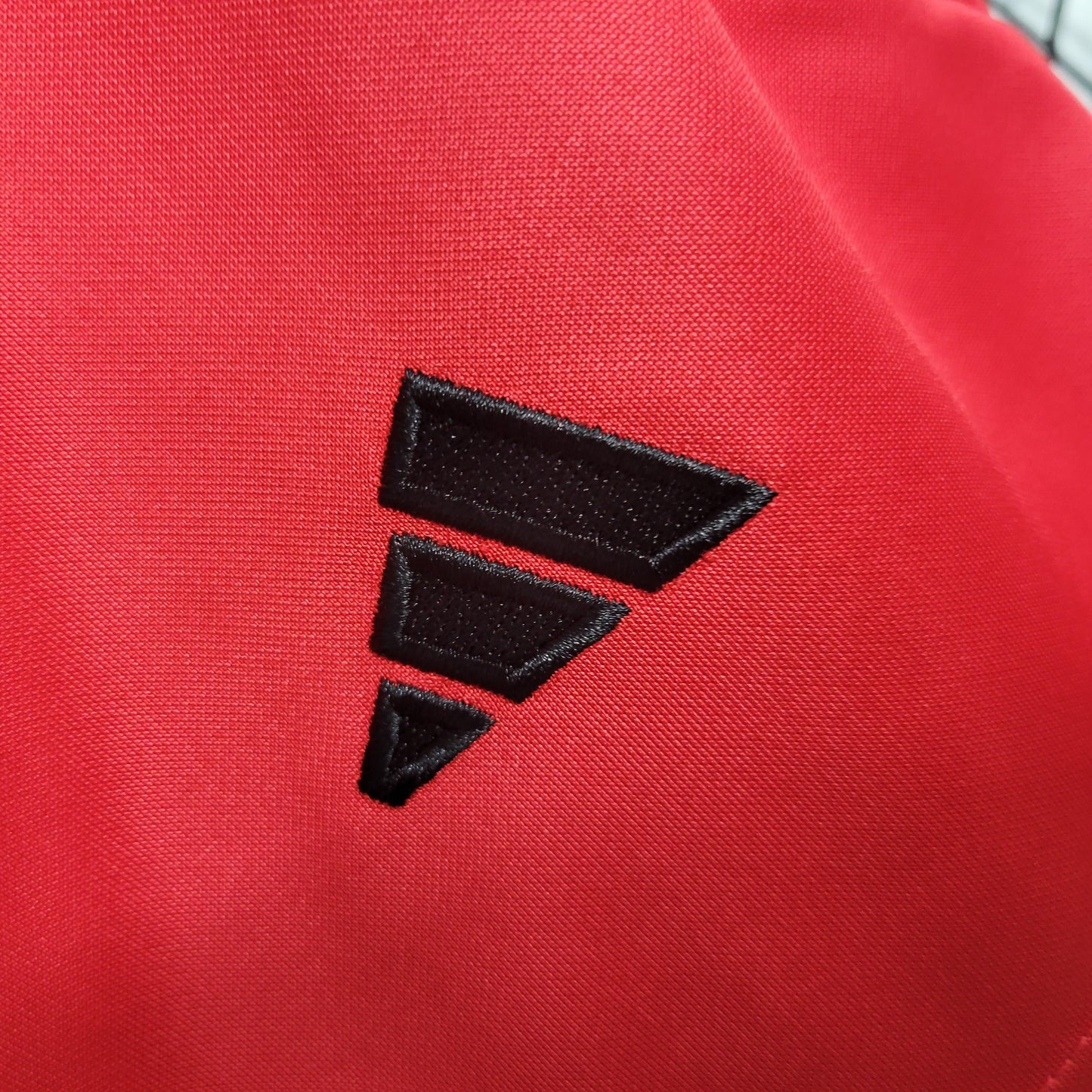 SHORT FLAMENGO TREINO VERMELHO - 2023/24