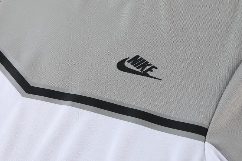 KIT CAMISA E CALÇA NIKE CINZA