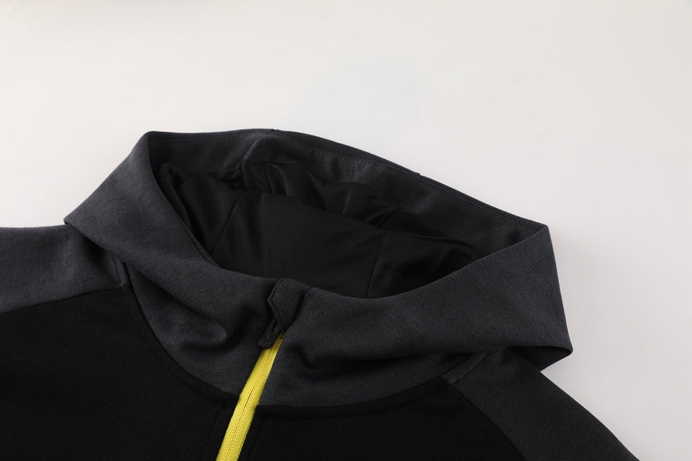 CONJUNTO TREINO BORUSSIA DORTMUND JAQUETA COM CAPUZ+CALÇA - PRETO 2023/24