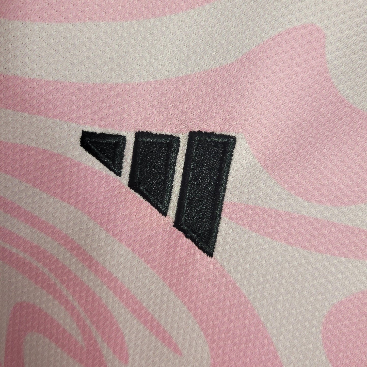 CAMISA FLAMENGO TREINO ROSA - 2023/24