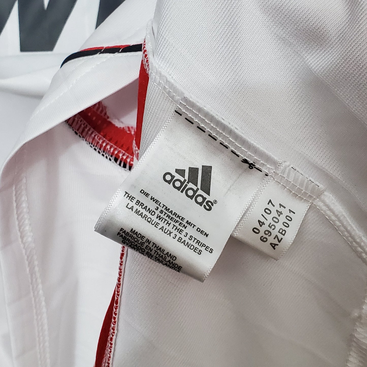 CAMISA MANGA LONGA MILAN RETRO CHAMPIONS LEAGUE 06/07 - BRANCO