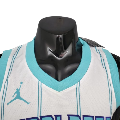 REGATA CHARLOTTE HORNETS MASCULINA - BRANCA