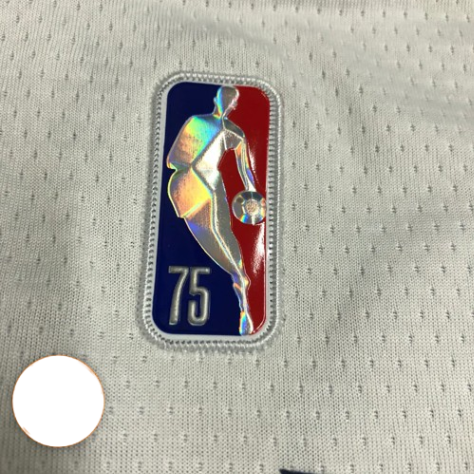 REGATA NBA DALLAS MAVERICKS ASSOCIATION EDIÇÃO 75 ANOS LUKA DONCIC BRANCA